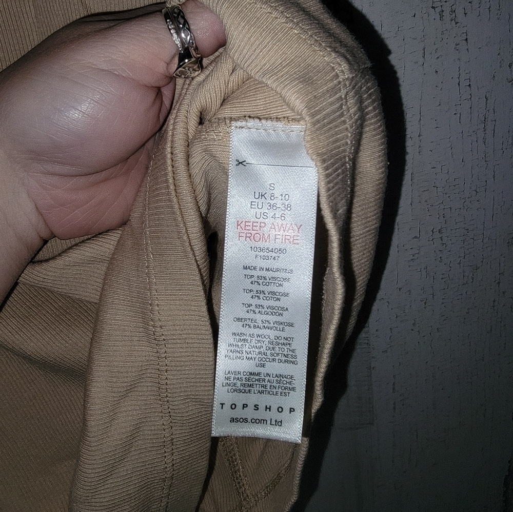 🧡TOPSHOP Ribbed Racer Back Tank Top - Picture 3 of 4